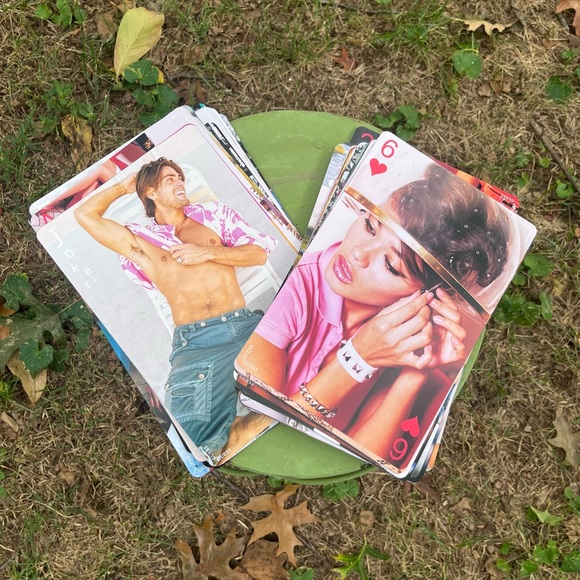 Guess Spring 2004 Catalogue Collectible Playing Cards by Paul Marciano - Picture 11 of 16